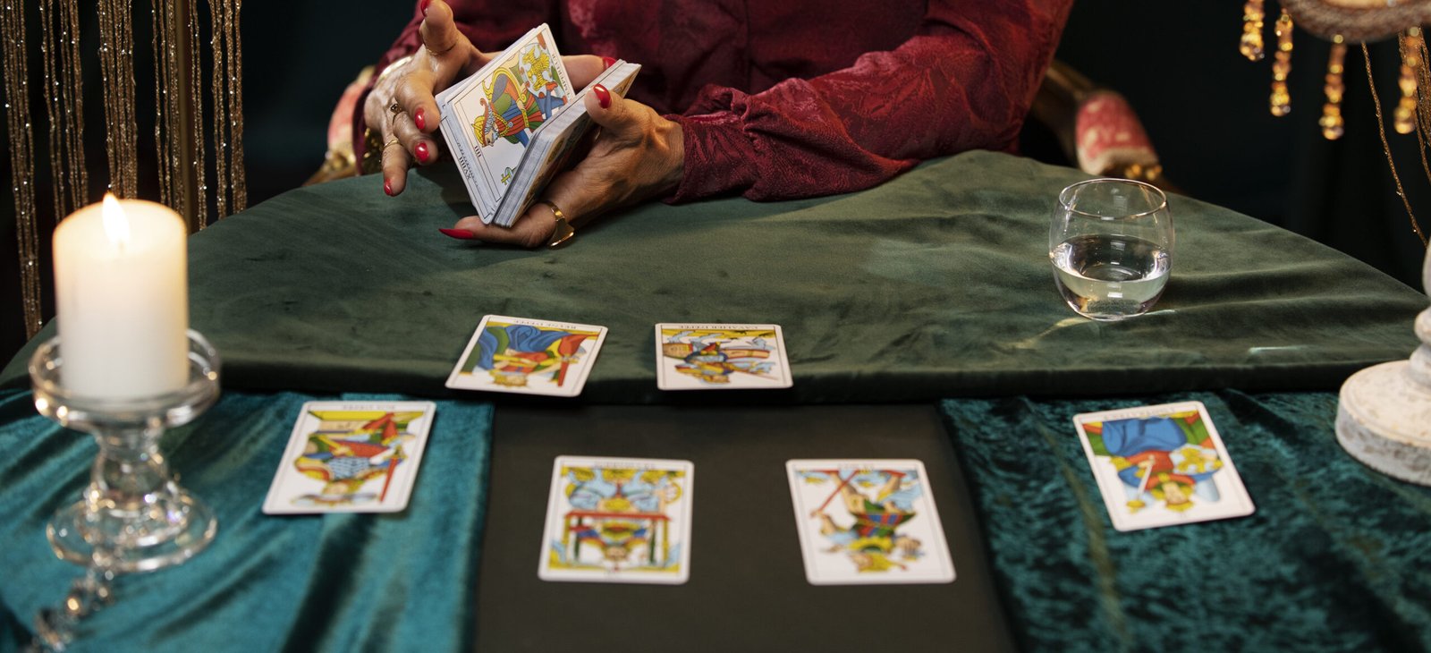 Best Tarot Card Reader in Kolkata​